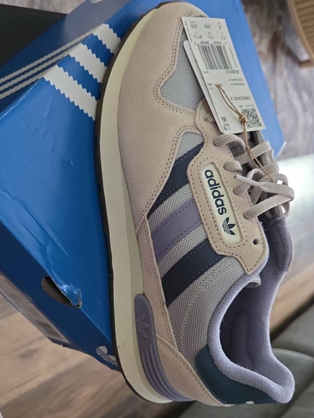 adidas Men’s Low-Top Sneakers in Beige, Lavender and Navy